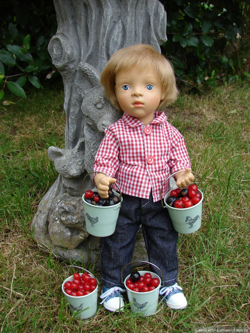 Борьба за урожай — Куклы Маша и Медведь (Simba): Маша в кармашке