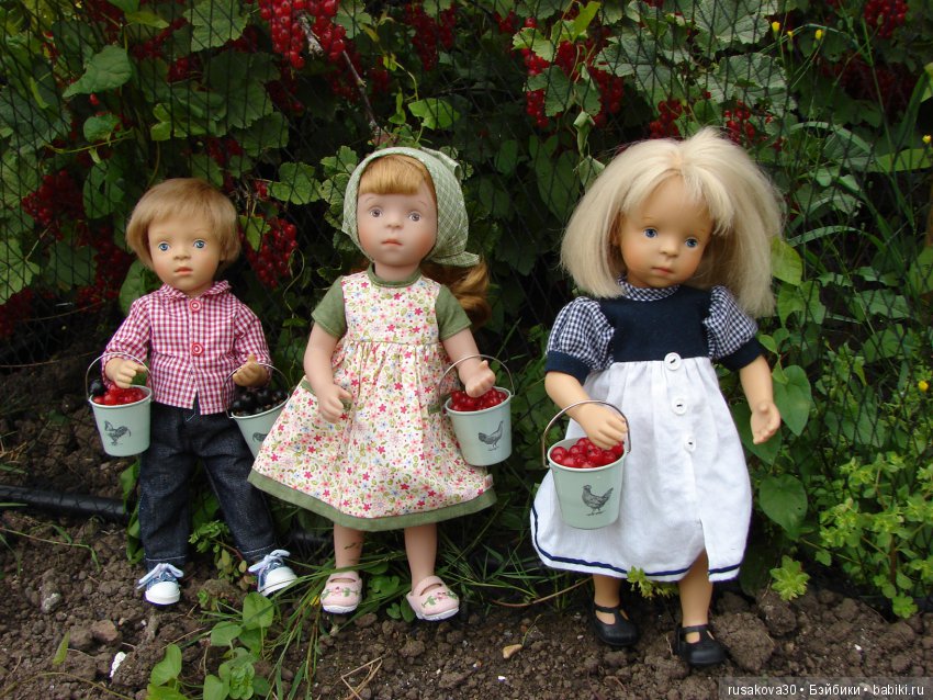 Борьба за урожай — Куклы Маша и Медведь (Simba): Маша в кармашке