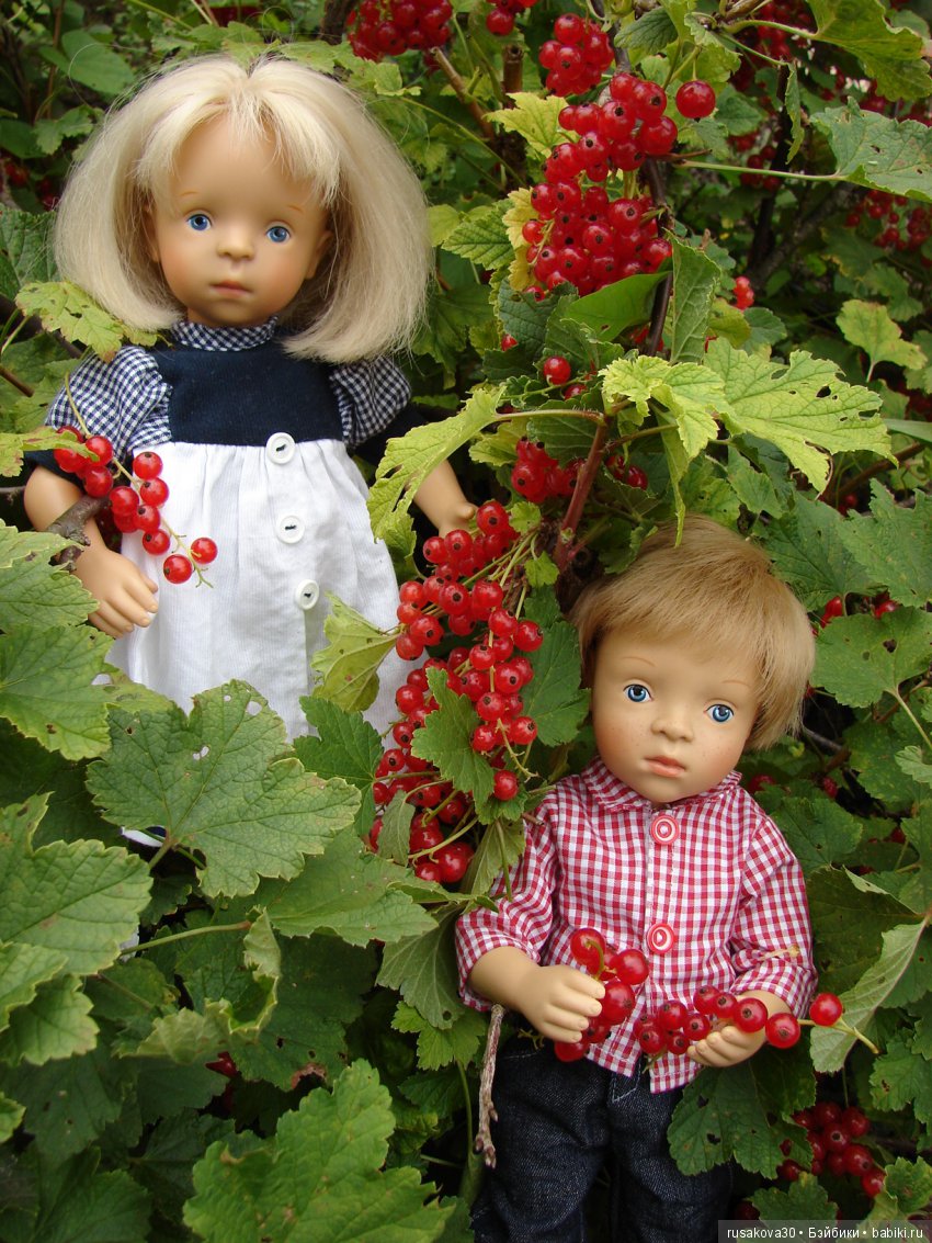 Борьба за урожай — Куклы Маша и Медведь (Simba): Маша в кармашке