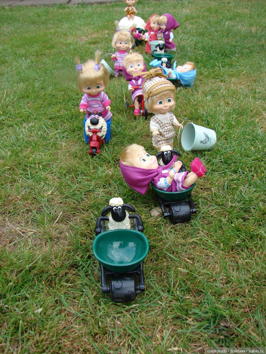 Борьба за урожай — Куклы Маша и Медведь (Simba): Маша в кармашке (фото 7)