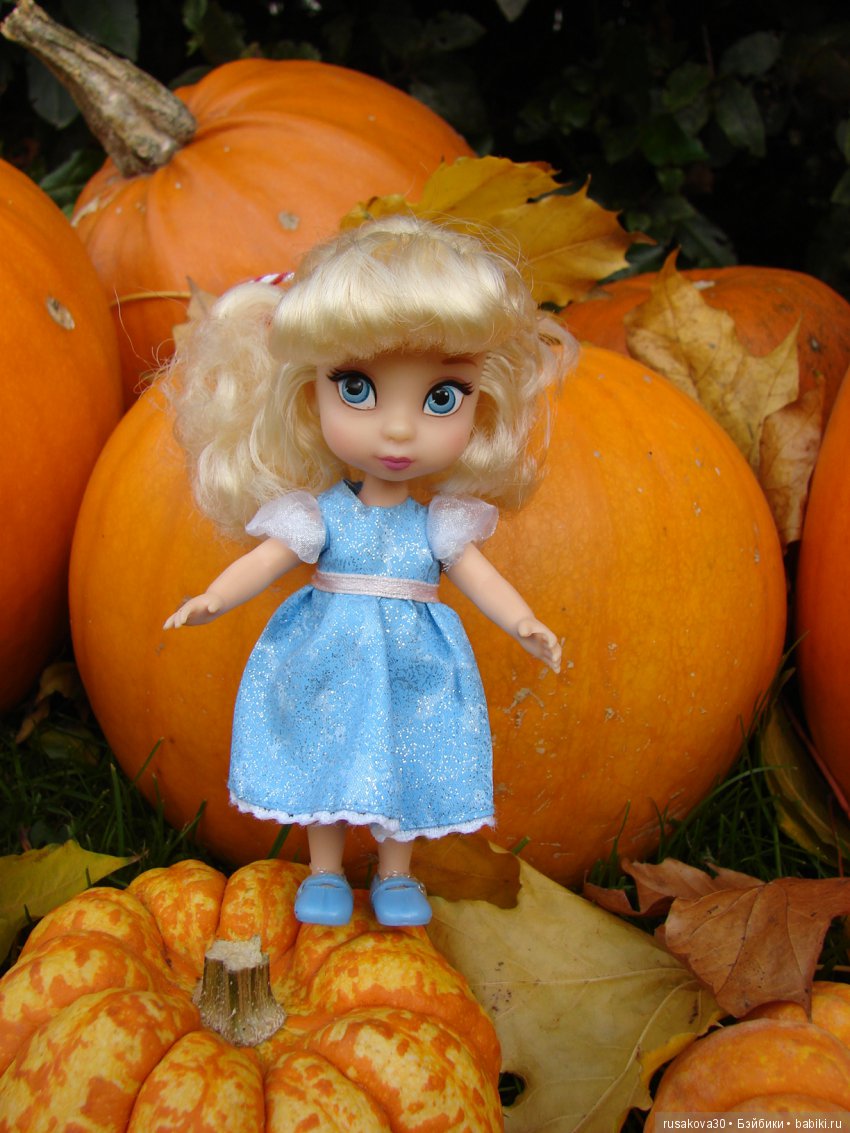 Борьба за урожай — Куклы Маша и Медведь (Simba): Маша в кармашке