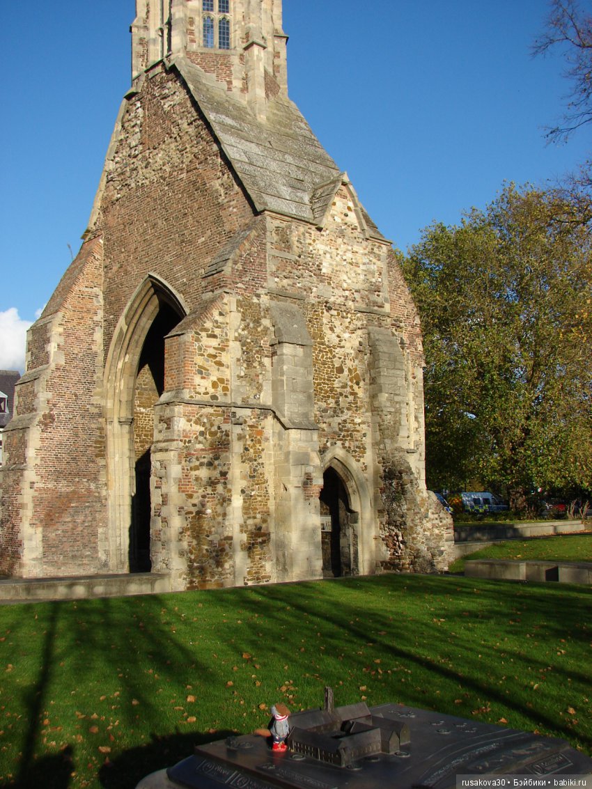 Соня и Аня знакомятся с Англией