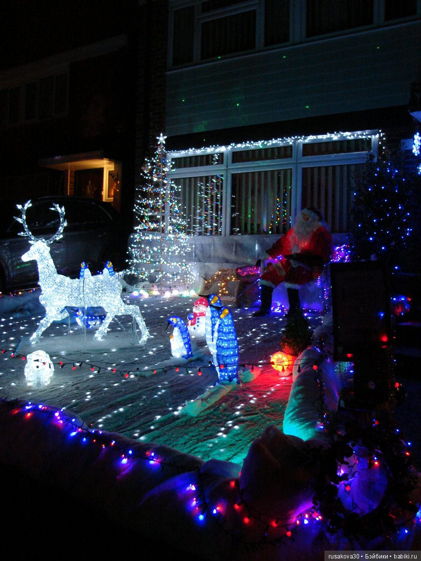 Рождественские уличные украшения