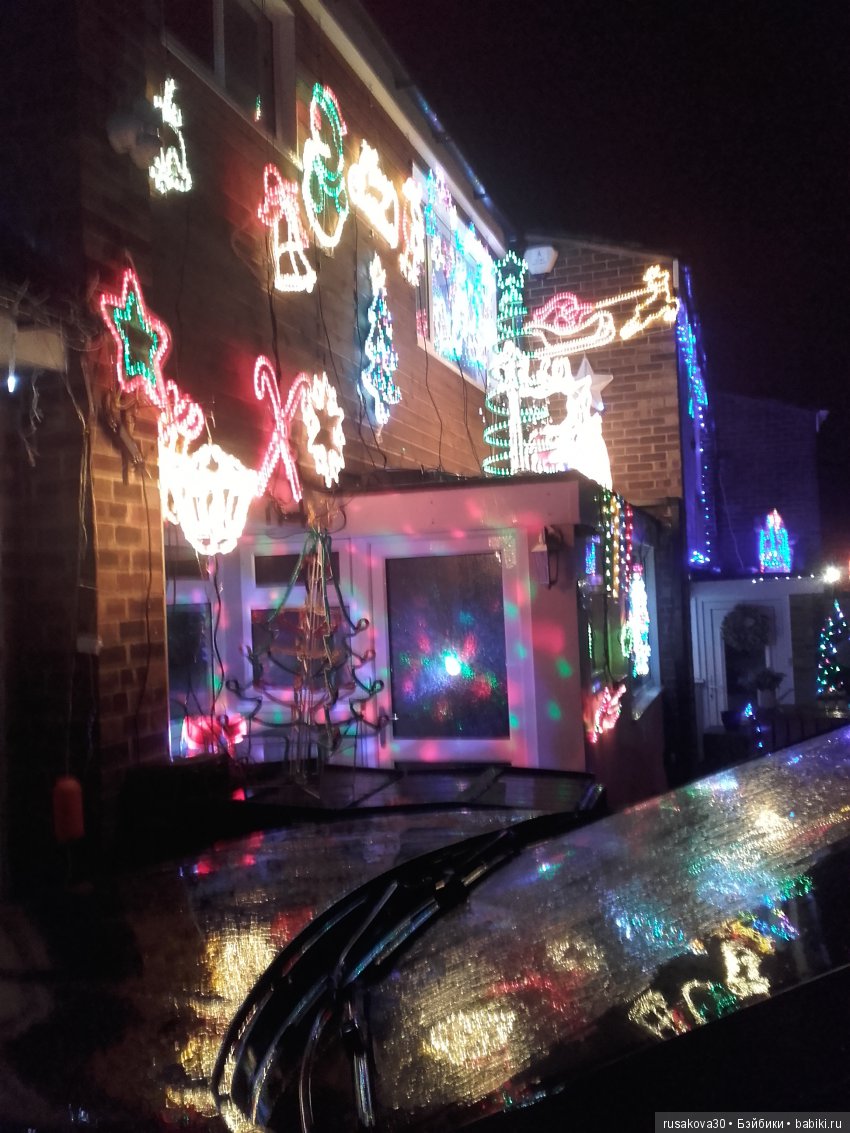 Рождественские уличные украшения