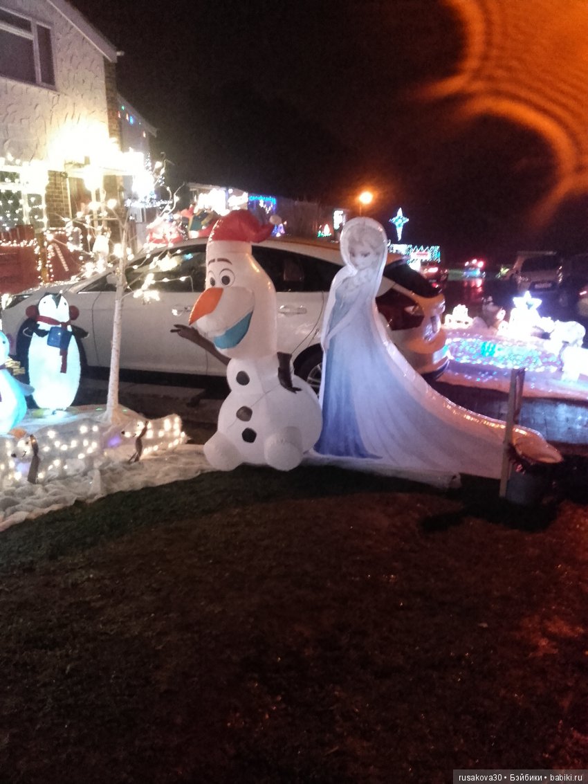 Рождественские уличные украшения