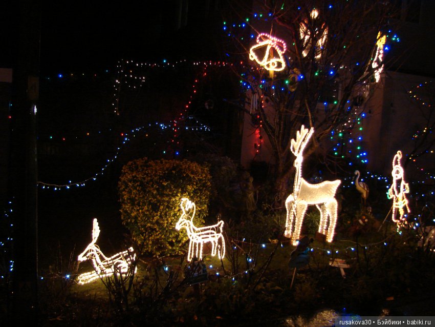 Рождественские уличные украшения