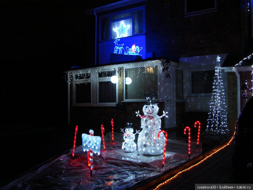 Рождественские уличные украшения