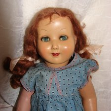 Кукла  с флиртующими глазами