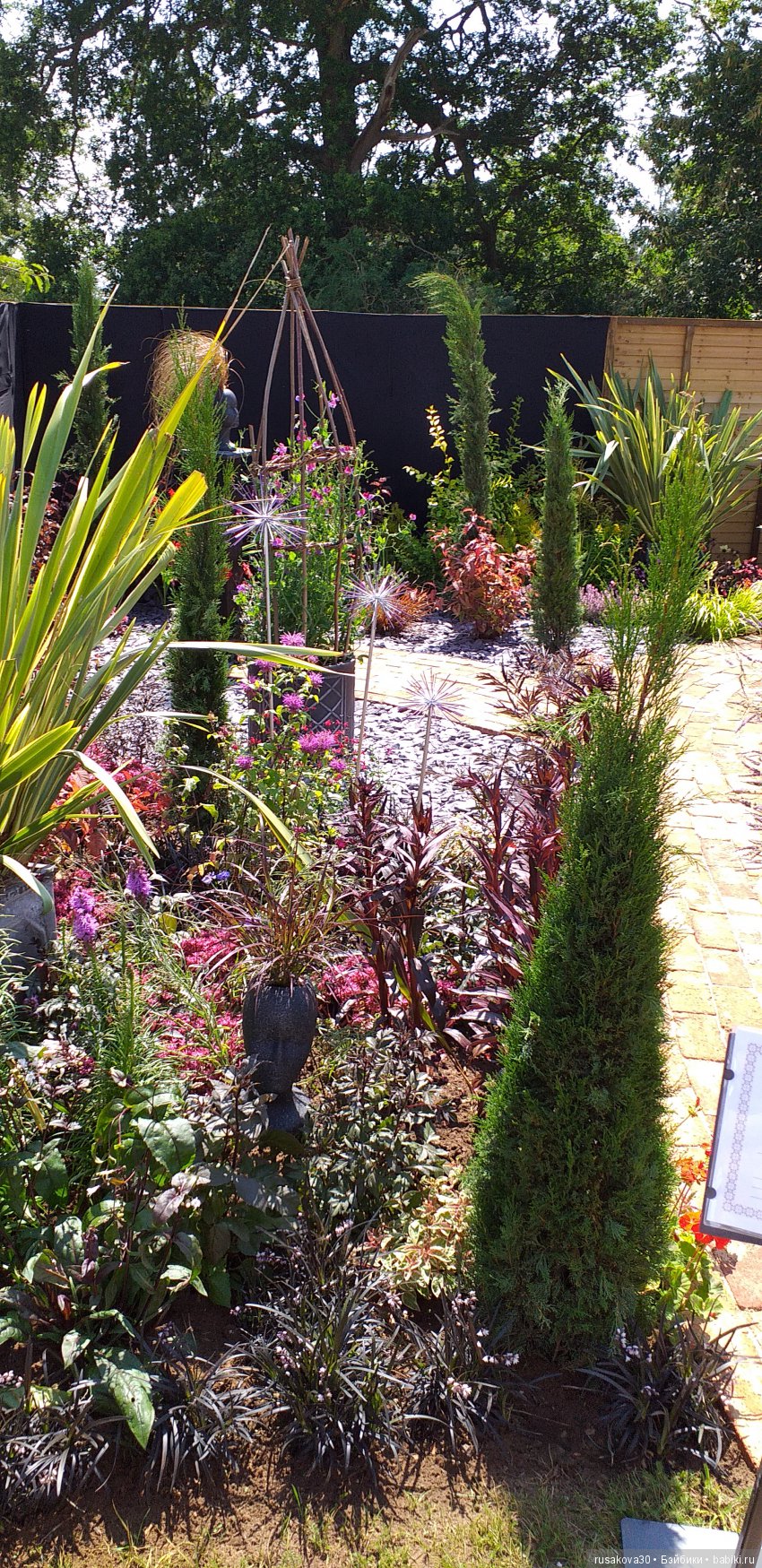 Выставка цветов в королевском поместье в Сандрингеме