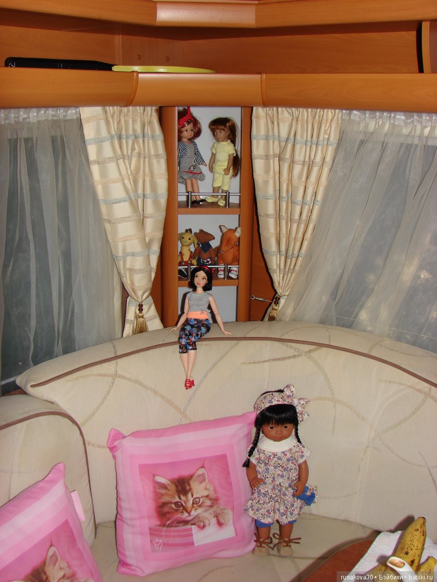 Путешествуем с куклами — Куклы Маша и Медведь (Simba): Маша в кармашке (фото 3)