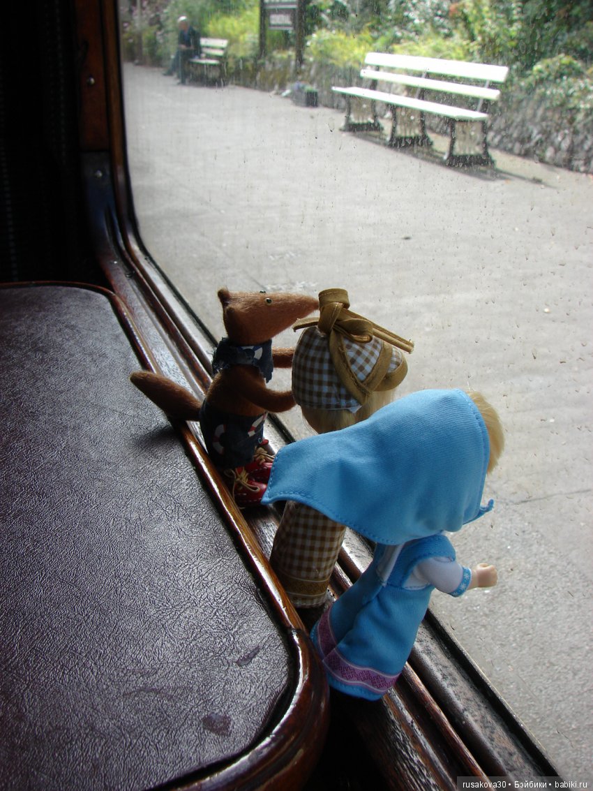 Путешествуем с куклами — Куклы Маша и Медведь (Simba): Маша в кармашке