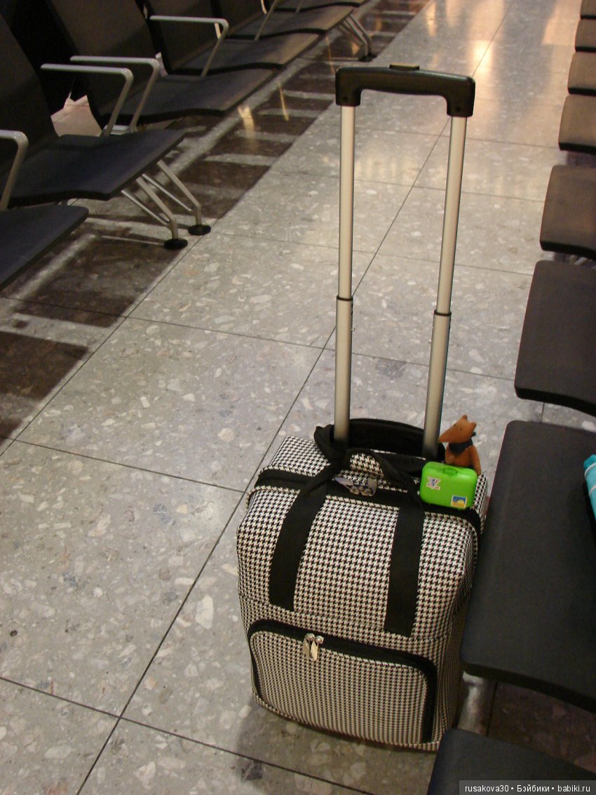 Путешествуем с куклами — Куклы Маша и Медведь (Simba): Маша в кармашке