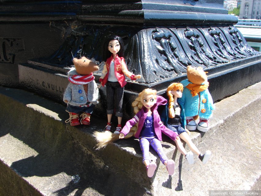 Людвиг, Нильс и дисней принцессы осматривают Лондон