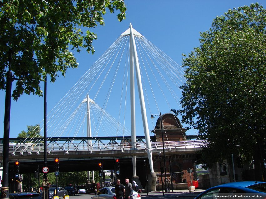 Людвиг, Нильс и дисней принцессы осматривают Лондон