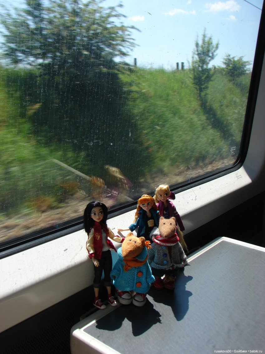 Людвиг, Нильс и дисней принцессы осматривают Лондон