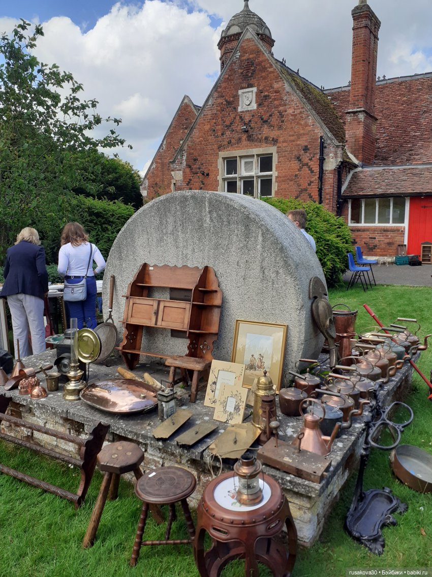 Антикварный базар в маленькой английской деревне Long Melford