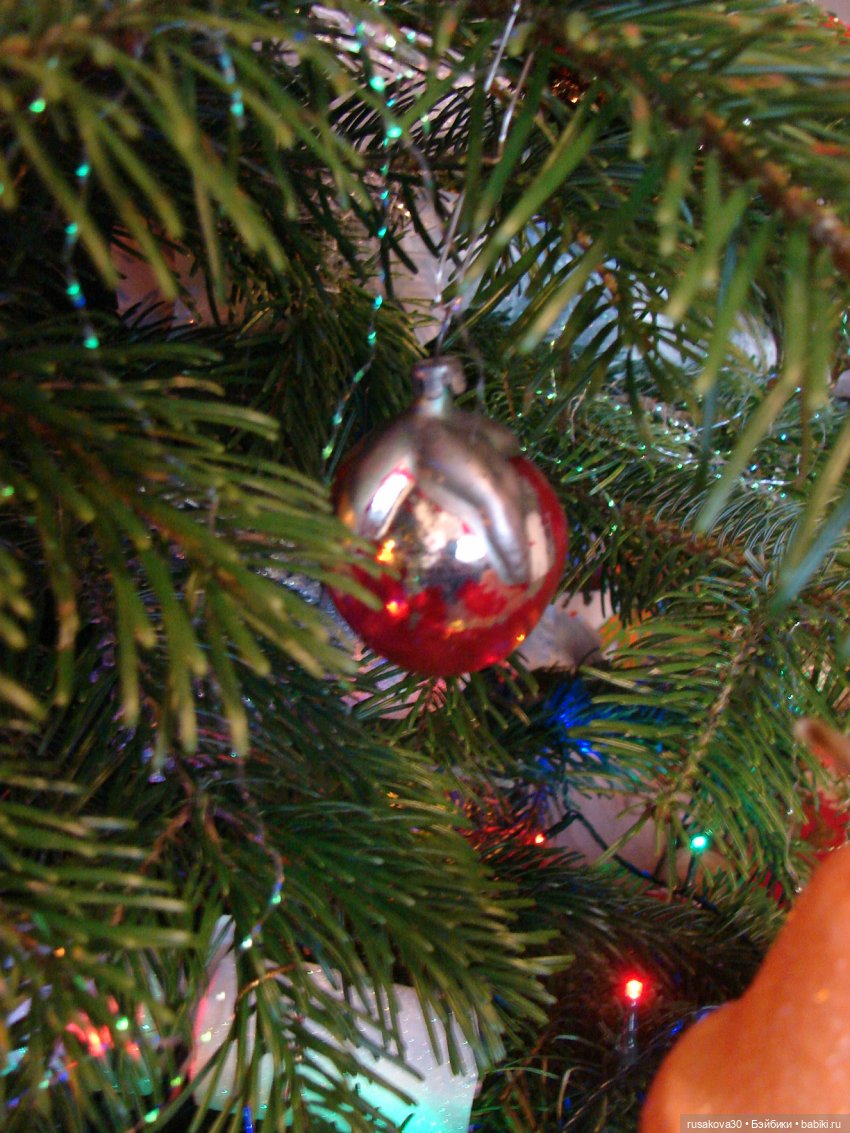 Новогодние поздравления от товарищей в красных колпачках