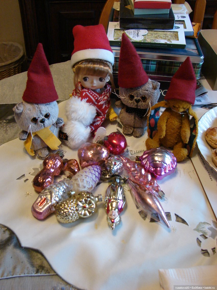 Новогодние поздравления от товарищей в красных колпачках (фото 8)