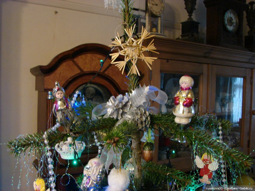 Новогодние поздравления от товарищей в красных колпачках