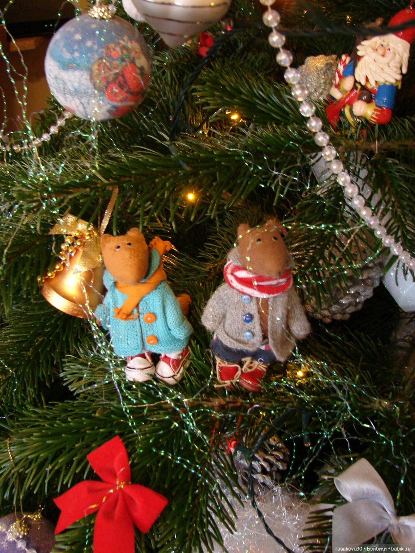 Новогодние поздравления от товарищей в красных колпачках (фото 2)