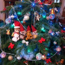 Новогодние поздравления от товарищей в красных колпачках