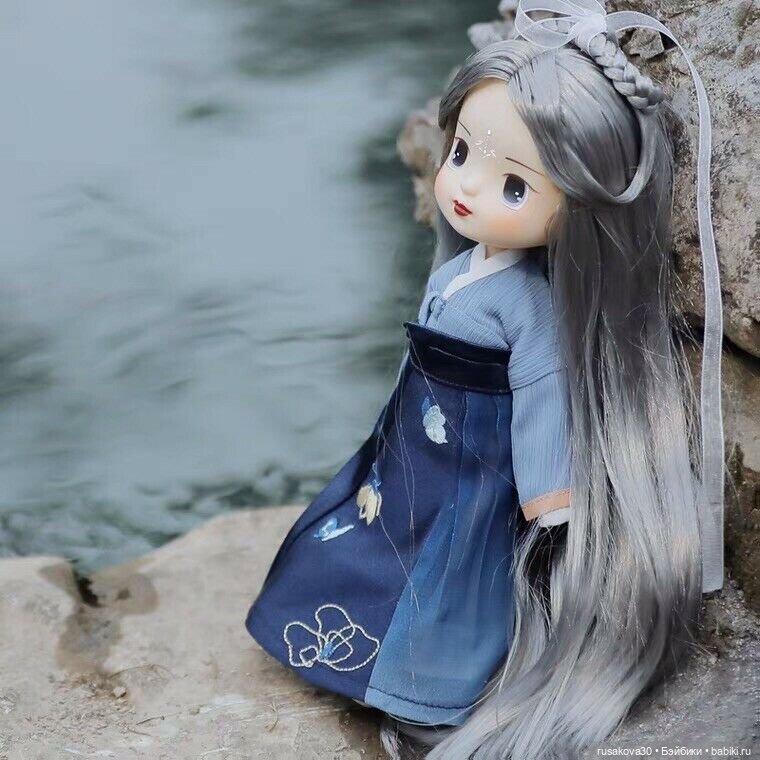 Куколка с голубыми волосами (фото 4)