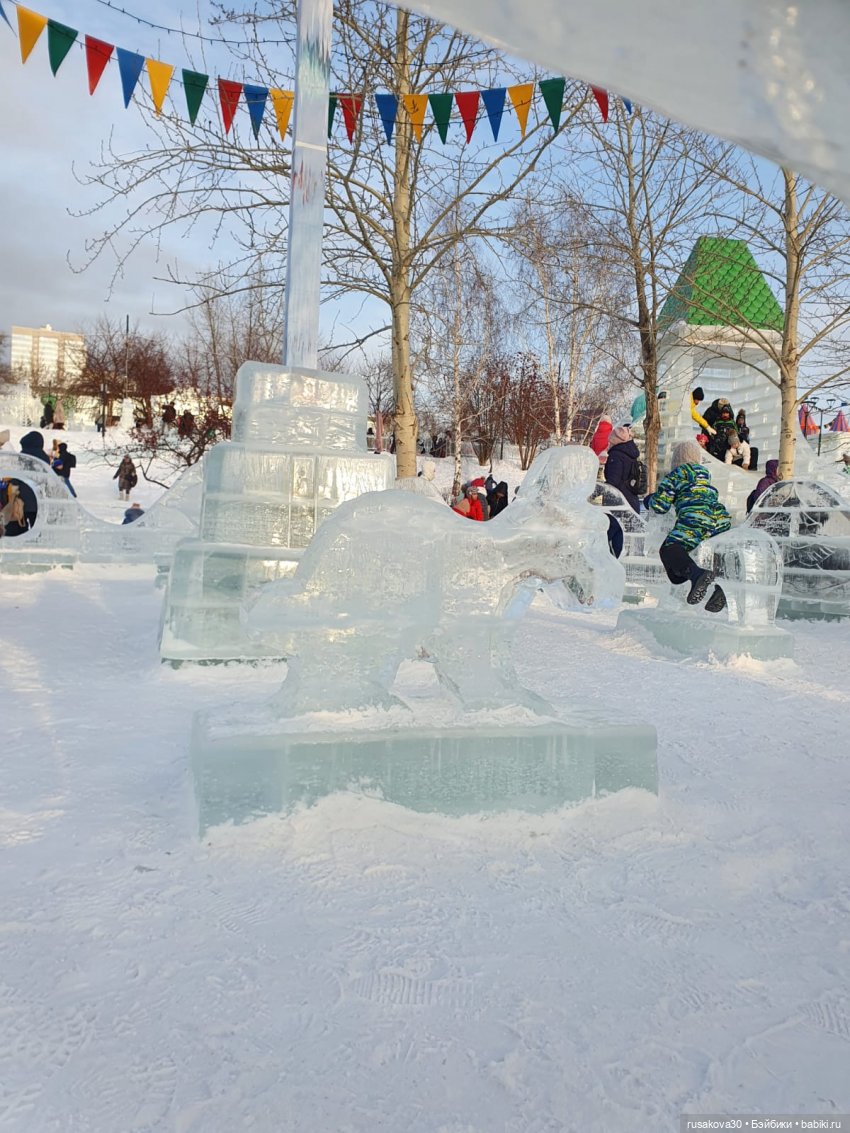Как украшены ваши города зимой