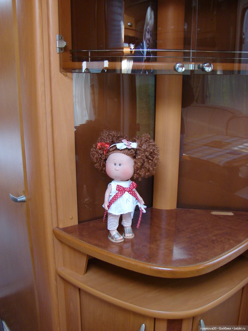 Рыжик Мийка путешествует — Куклы Nines d'Onil (Нинес): Миа (Mia)