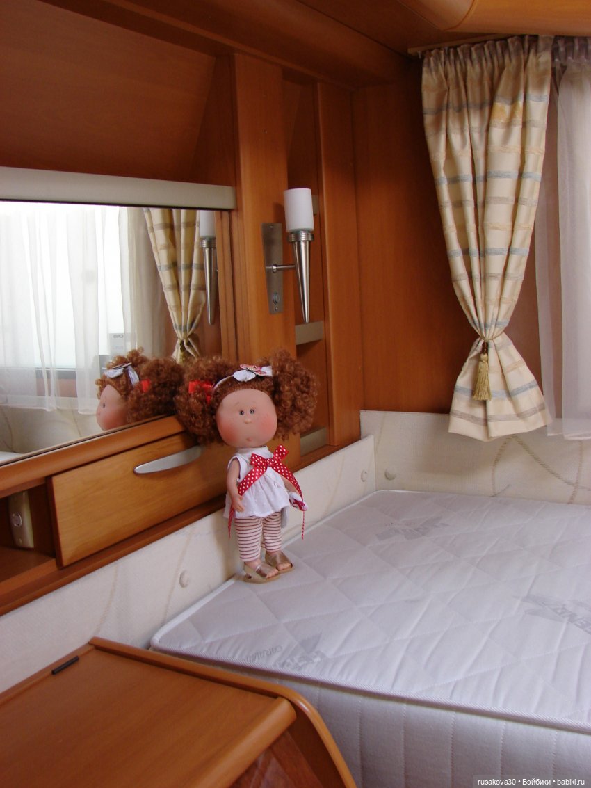 Рыжик Мийка путешествует — Куклы Nines d'Onil (Нинес): Миа (Mia)