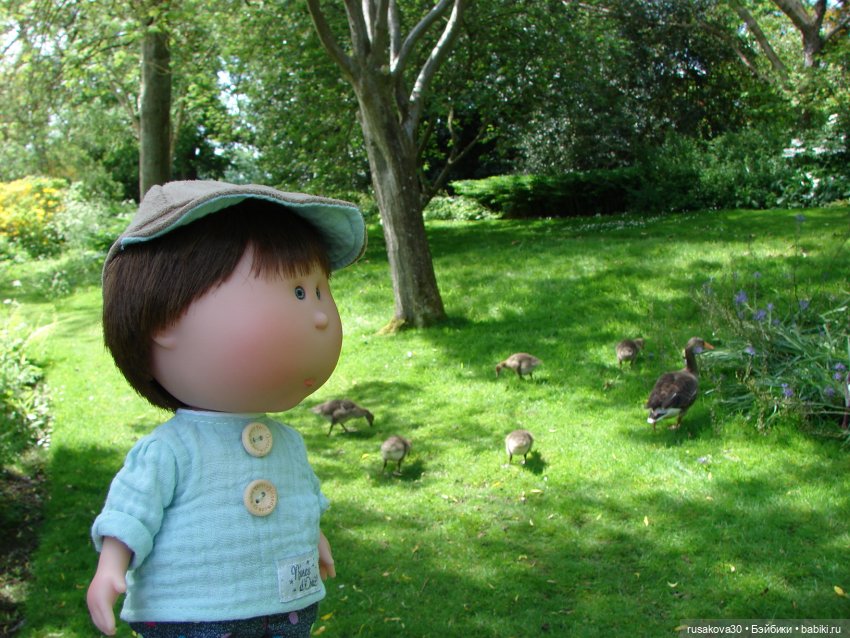 Мийка и Мио в загородном поместье королевы