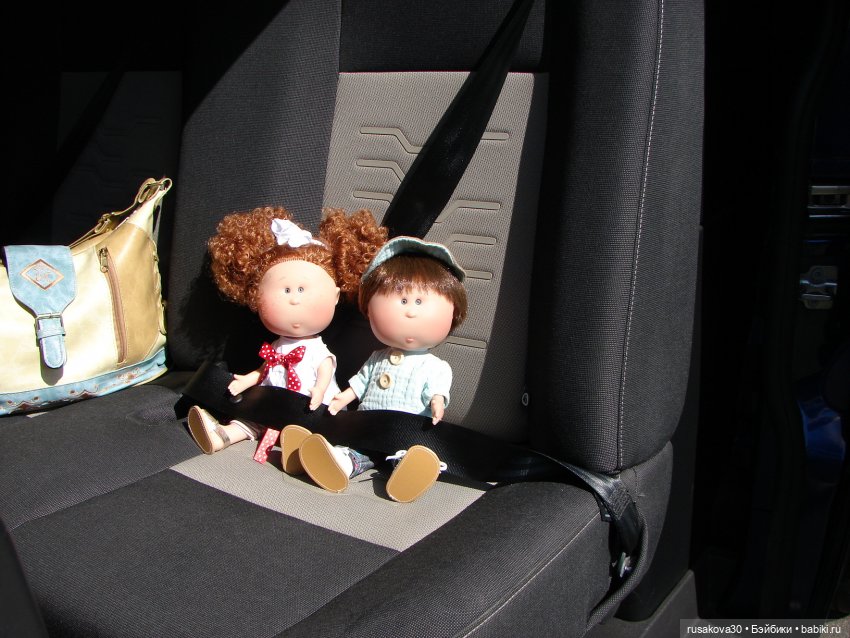 Мийка и Мио в загородном поместье королевы