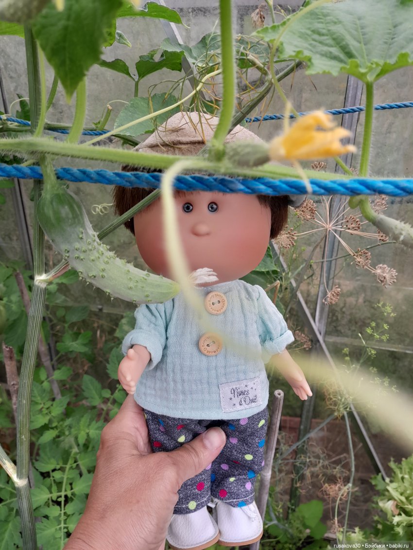 Сами садик мы садили... сами будем поливать