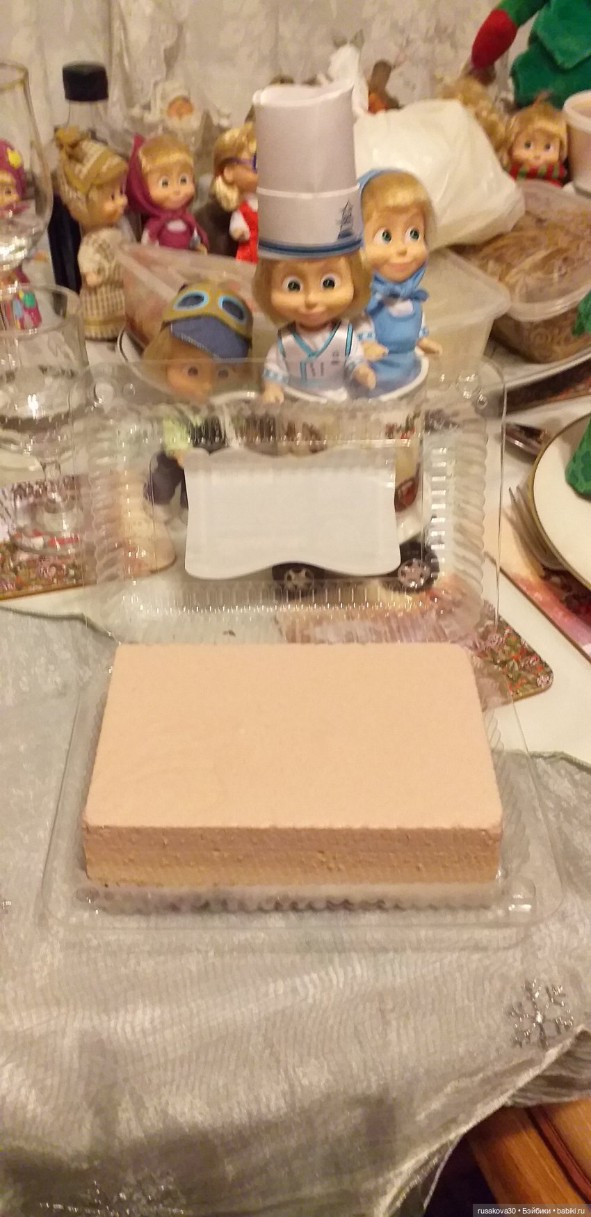 Встали Машки в хоровод , провожают Старый год