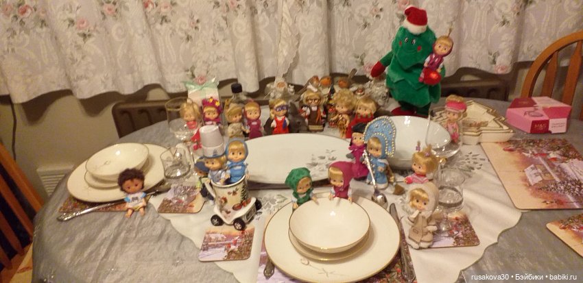 Встали Машки в хоровод , провожают Старый год