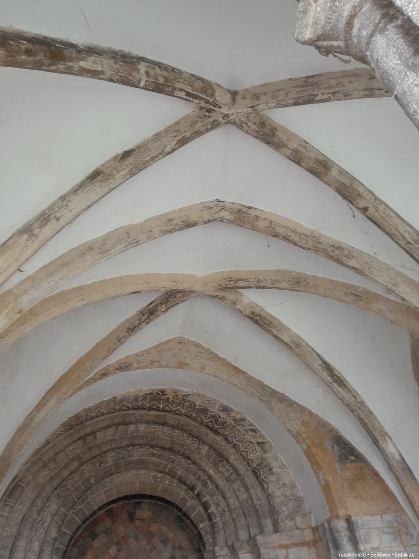 Продолжаем осматривать руины замка Райзинг (фото 10)