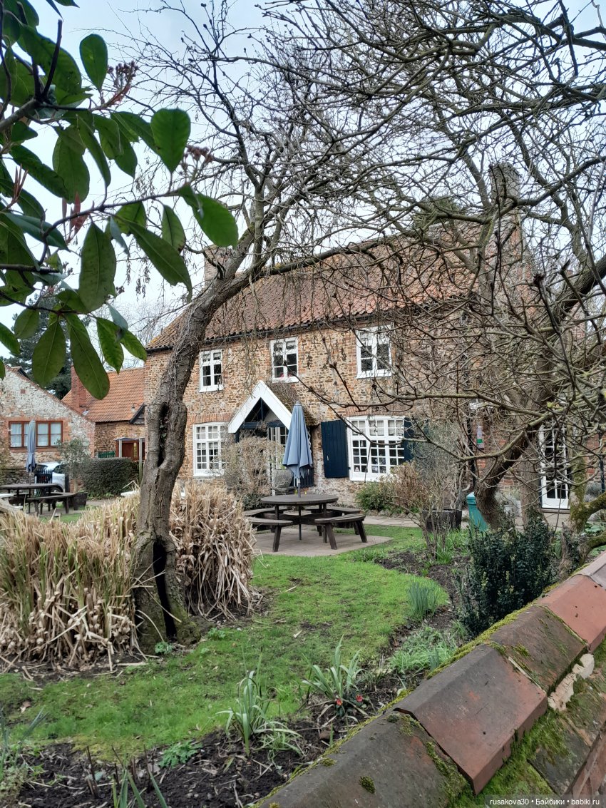 Продолжаем осматривать руины замка Райзинг