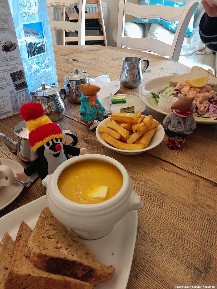 Продолжаем осматривать руины замка Райзинг