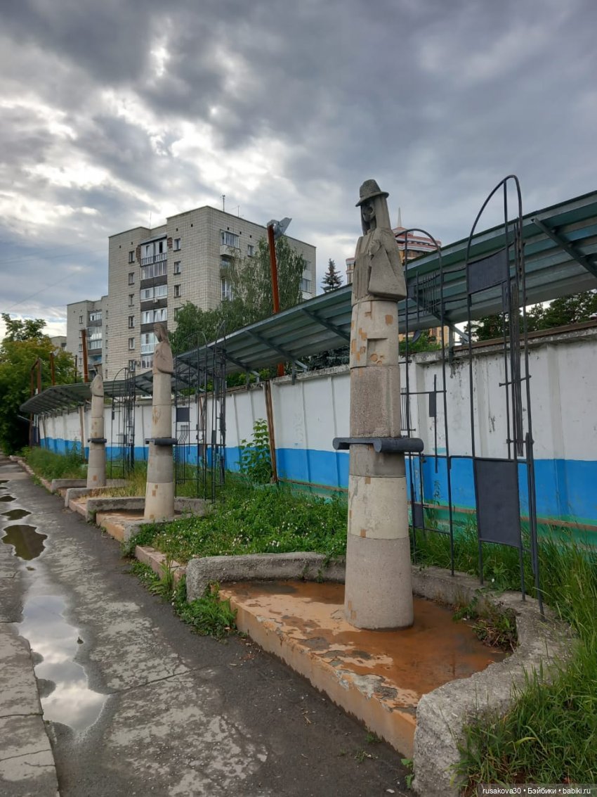 Пенни гуляет по Новосибирску