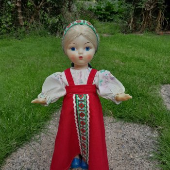 Кукла московской фабрики  "Звездочка"