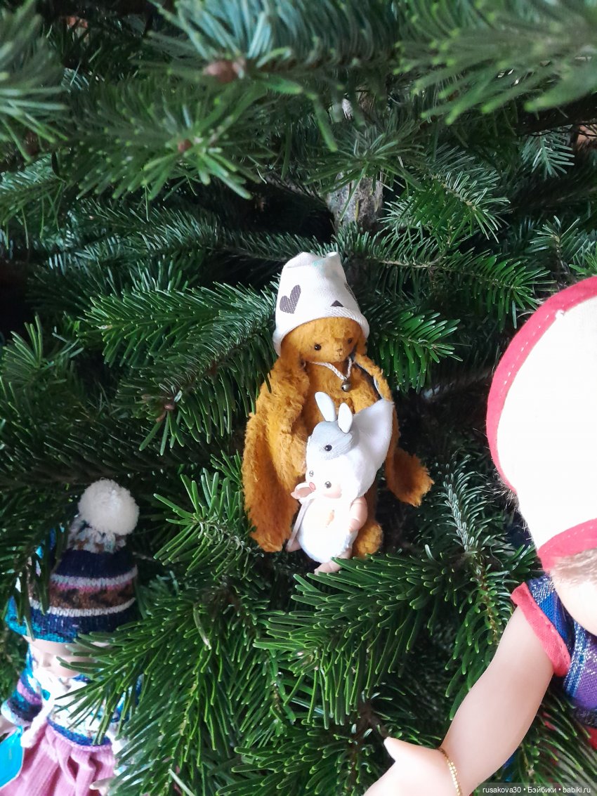 Кукольная елочка — Коллекции игровых кукол (Playline): фото полок