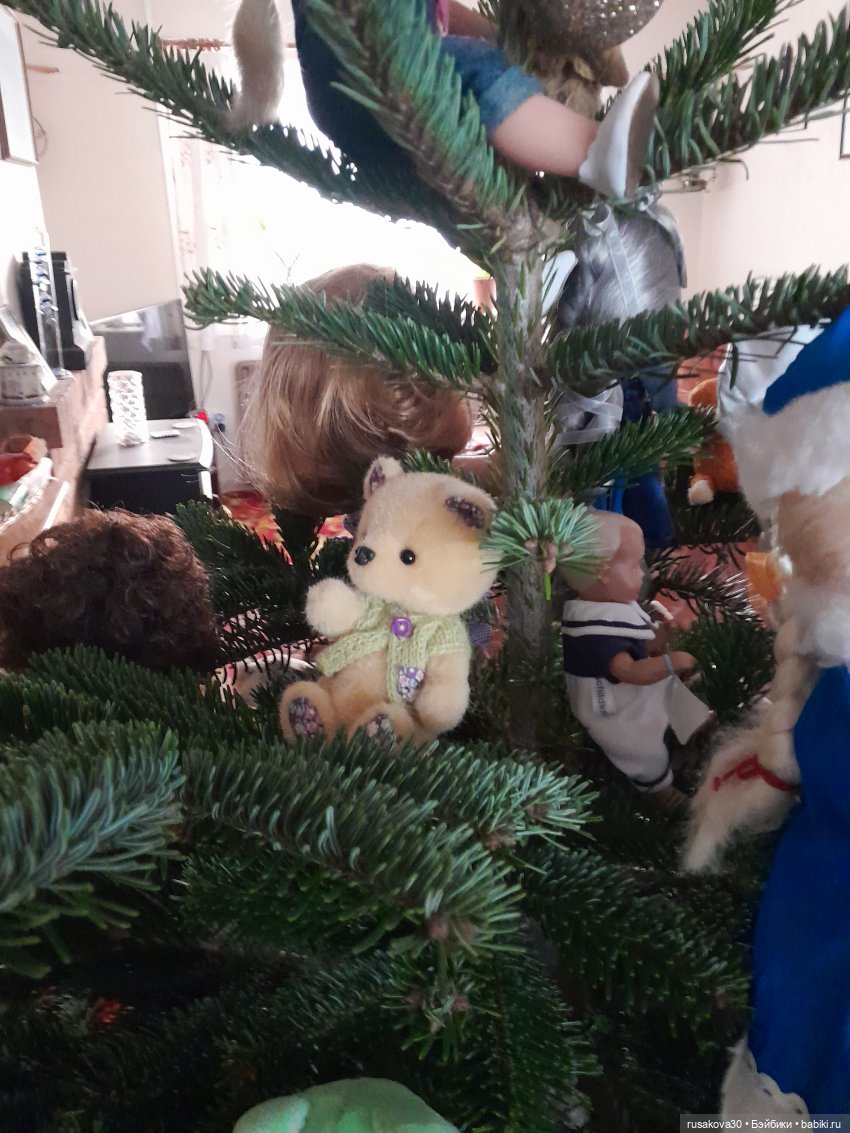 Кукольная елочка — Коллекции игровых кукол (Playline): фото полок