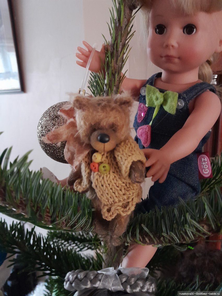 Кукольная елочка — Коллекции игровых кукол (Playline): фото полок