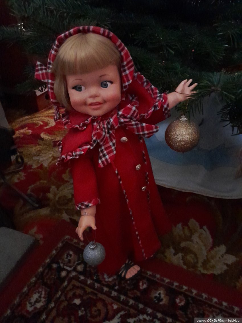 Кукольная елочка — Коллекции игровых кукол (Playline): фото полок