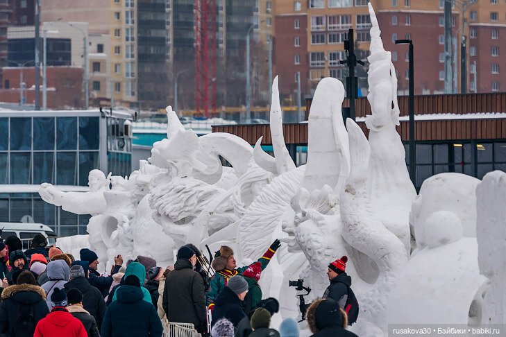 Новосибирск ,парк Арена, фестиваль снежных баб