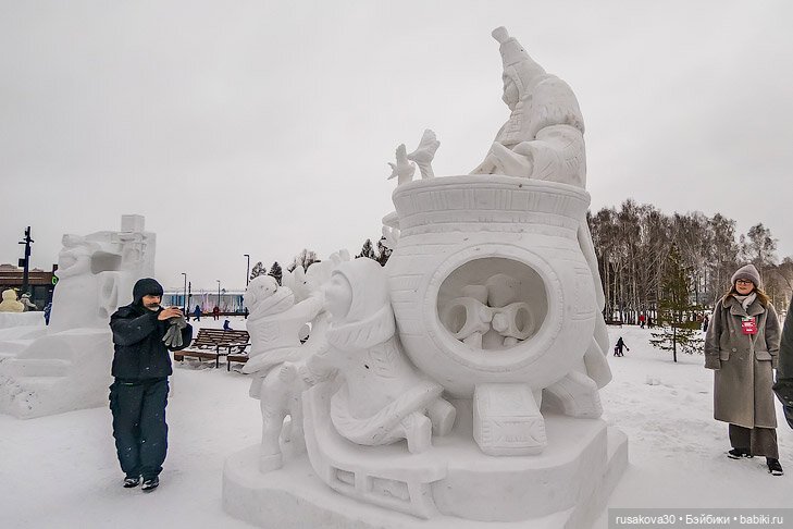 Новосибирск ,парк Арена, фестиваль снежных баб