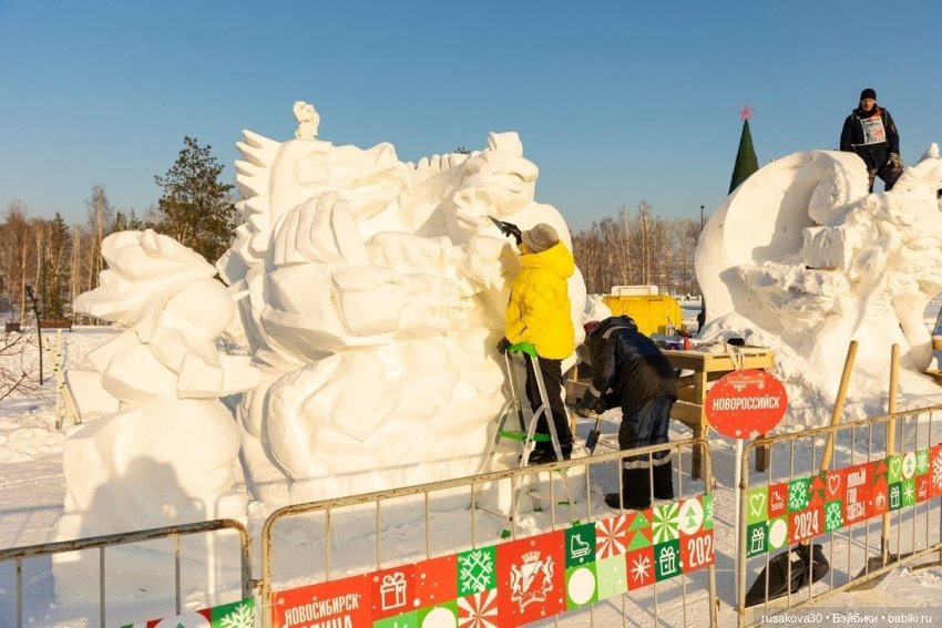 Новосибирск ,парк Арена, фестиваль снежных баб