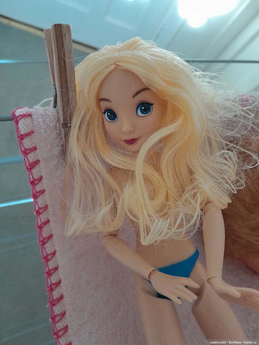 Алиса и цветы — Куклы Disney Animators и Принцессы Диснея: Disney Store