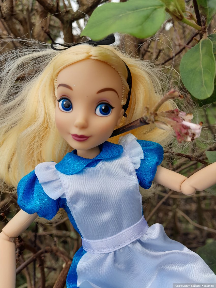 Алиса и цветы — Куклы Disney Animators и Принцессы Диснея: Disney Store