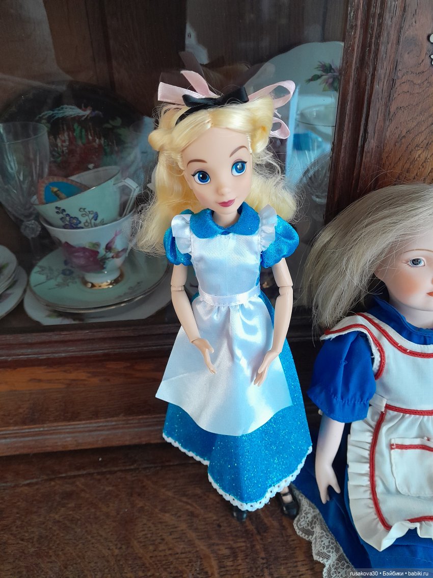 Алиса и цветы — Куклы Disney Animators и Принцессы Диснея: Disney Store
