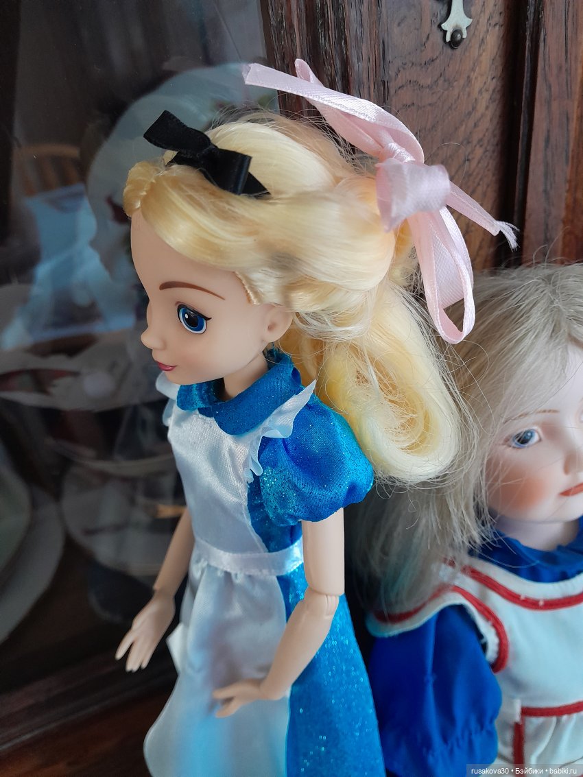 Алиса и цветы — Куклы Disney Animators и Принцессы Диснея: Disney Store